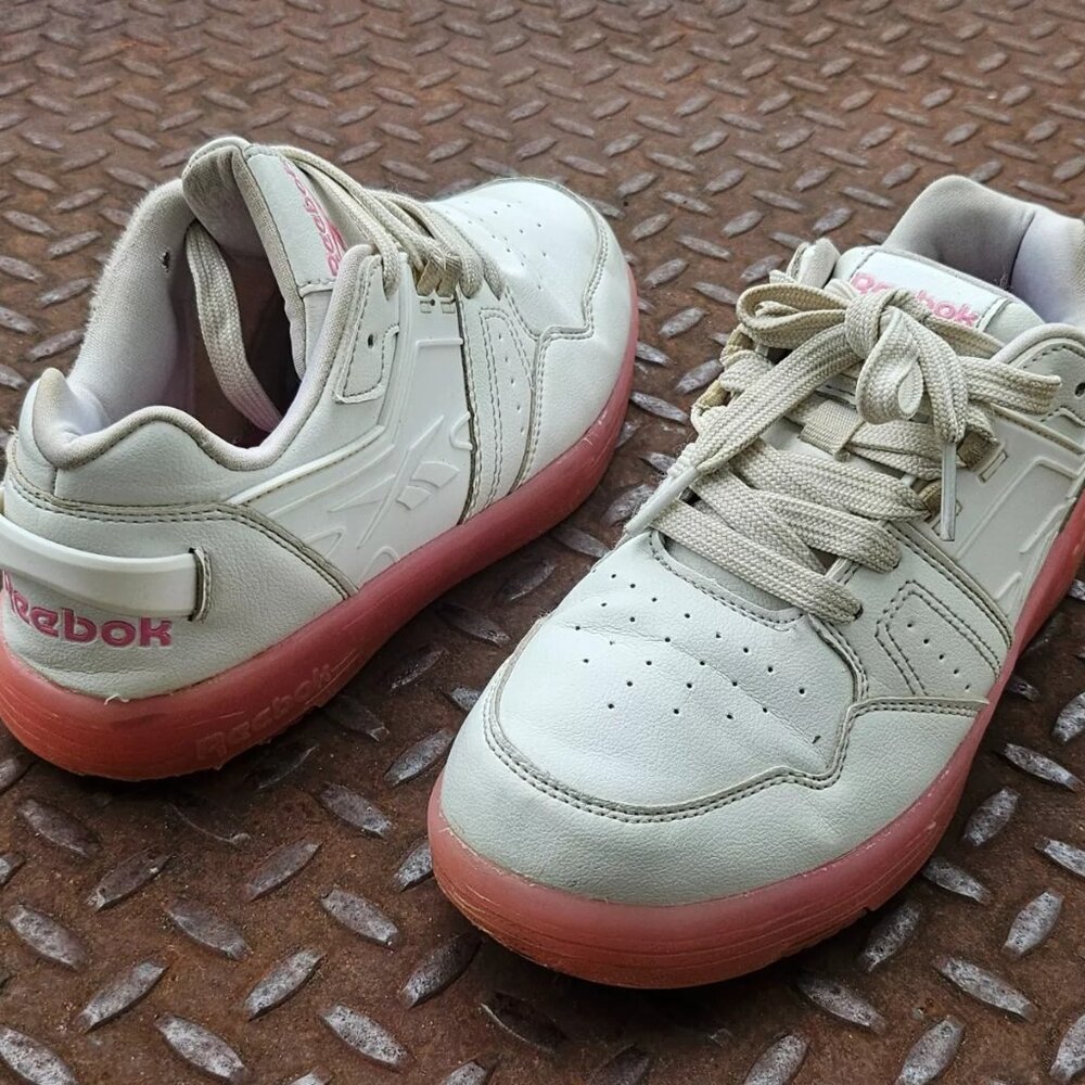 Reebok Girl Youth Sneaker Athletic Lace Up Sport White Shoes Size 4US 35EU